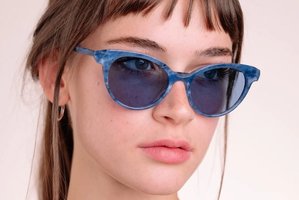 óculos de sol The Artist S 10 em rapariga