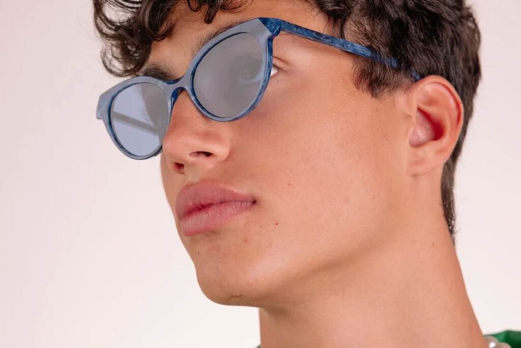 óculos de sol The Artist S 10 em rapaz